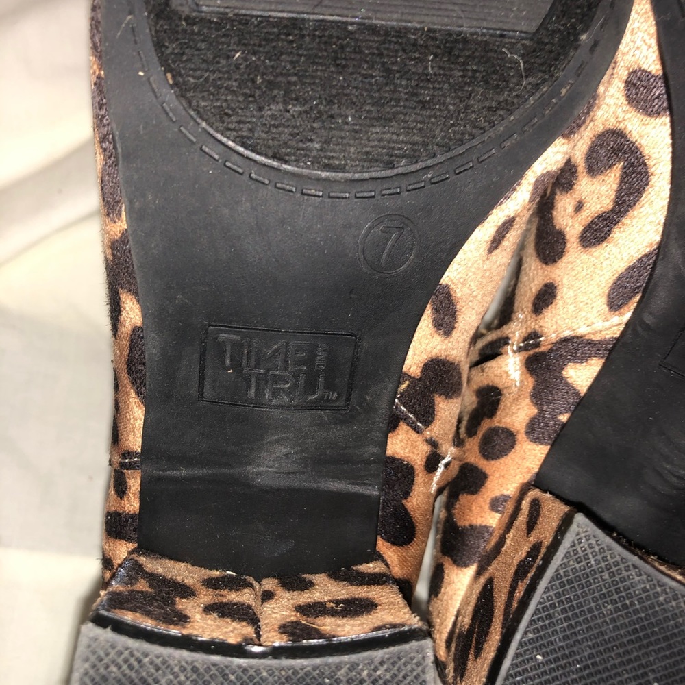 TIME & TRU cheetah print booties - Picture 5 of 9